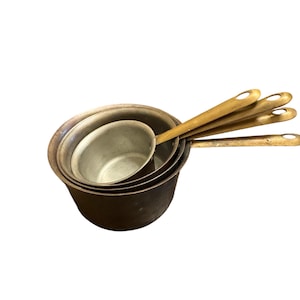 Set di 4 misurini impilabili in rame vintage con manici in ottone, decorazione per cucina in stile rustico, regalo per appassionati di pasticceria in stile cottagecore, metà secolo