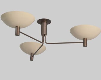 Lámpara de araña de latón de estilo moderno de mediados de siglo de la década de 1950 / Lámpara de techo empotrada de tres brazos de estilo moderno de mediados de siglo - Lámpara de techo con pantalla color crema / Lámpara de techo Stilnovo