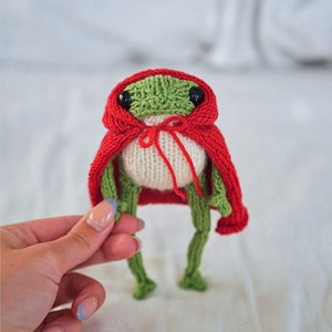 Hooded Cape Knitting Pattern for Frog or Doll (PDF)