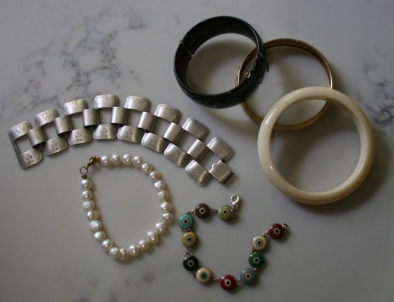 Vintage Costume Jewelry Bracelets Lot of Six Orig… - image 1