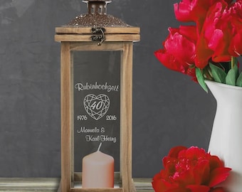 Gepersonaliseerde theelichthouder voor een robijnen huwelijksjubileum – Houten en metalen theelichthouder met gegraveerde namen en datum – Cadeau voor een 40-jarig huwelijksjubileum