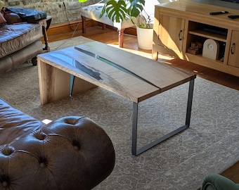 Ręcznie robiony stół z żywicy