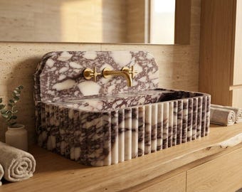 Lavabo de mármol Calacatta Viola con diseño acanalado a medida y protector contra salpicaduras, fregadero de pared de elegante diseño estriado hecho a mano.