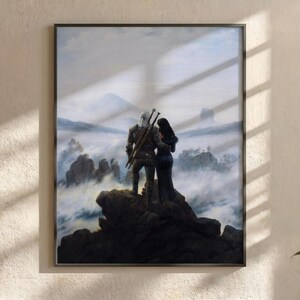 K&ouml;nnte beinhalten: Ein gerahmter rechteckiger Wandkunstdruck, der eine Figur mit wei&szlig;em Haar und einem auf dem R&uuml;cken geschnallten Schwert zeigt, die neben einer Figur mit langem dunklem Haar auf einer Felsklippe &uuml;ber einer nebligen Landschaft steht.