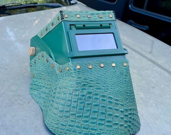 Capacete de soldagem Hobart Green Gator Square – Couro resistente e ferragens de latão