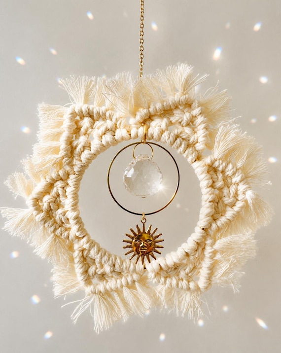 Makramee Sonnenfänger | Boho Suncatcher Kristall | Fensterdeko mit Sonne | Rainbow Maker | Boho Wanddeko | Lichtspiel | Geschenk Freundin