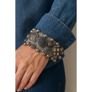 Vintage Artisan Layered Silver Tone Button Charm Wide Mesh Cuff Bracelet Boho Western