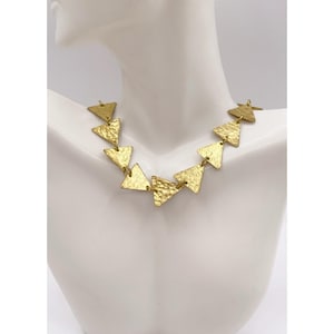 Collar vintage Soko con forma de triángulo y pirámide en tono dorado, estilo retro bohemio