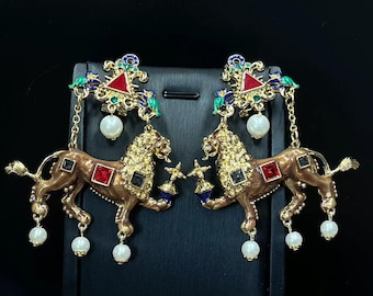 Pendientes colgantes de caballo barroco, joyas llamativas con perlas en tono dorado