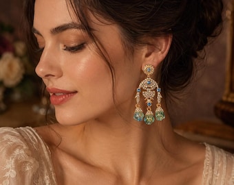 Pendientes colgantes barrocos vintage con pedrería azul, joyería llamativa con cuentas verdes en tono dorado