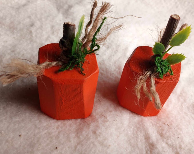 Rustic and primitive wooden mini orange decorative  pumpkins