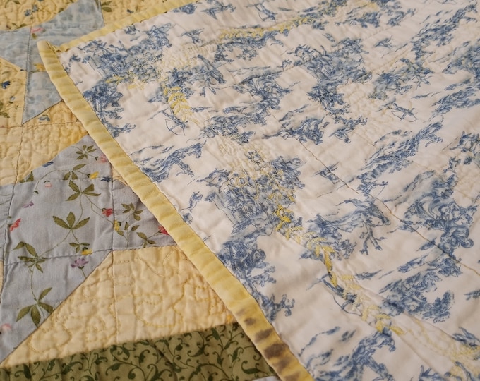 Vintage baby quilt/wall quilt/table topper