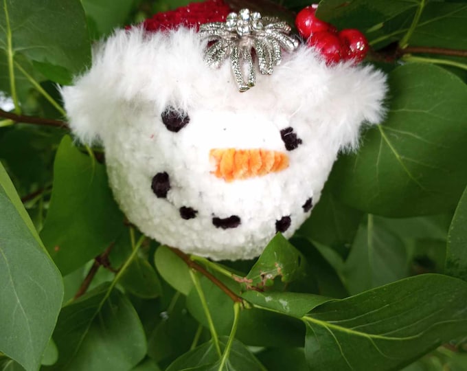 Crochet velvet yarn snowman ornament - random hat colors and trims