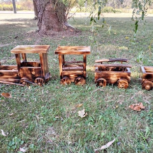 Rustikaler 4-teiliger Holz-Zugpflanzer / Zubringer für Hof oder Garten