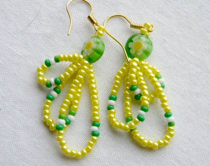 Vintage spring flowers handbeaded earrings with seed beads