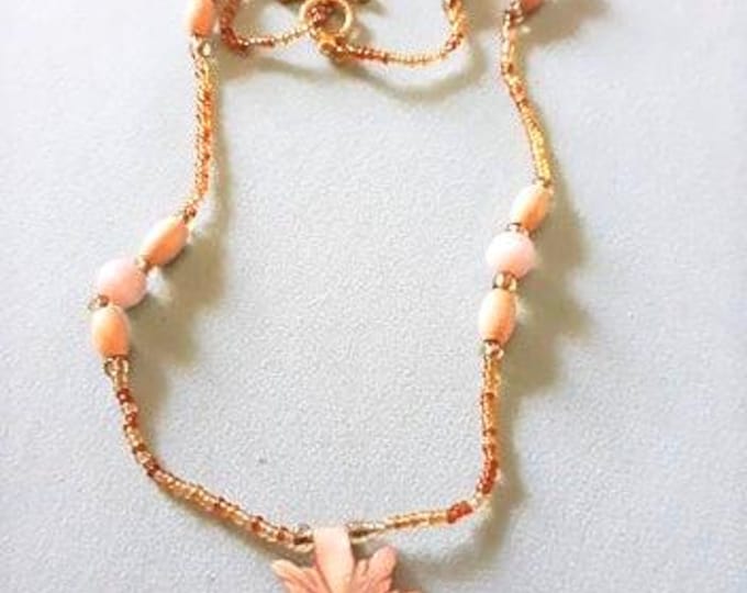 Vintage hand beaded glass, shell and wood plant leaf necklace