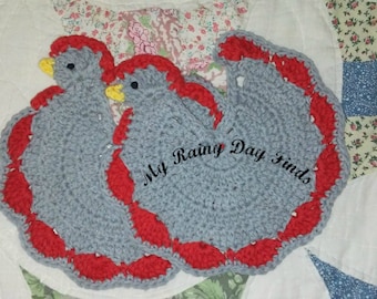 Red and grey chicken dishcloth/ pot holder set