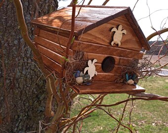 Reclaimed wood single family turtle front log style birdhouse hang style with cleanout