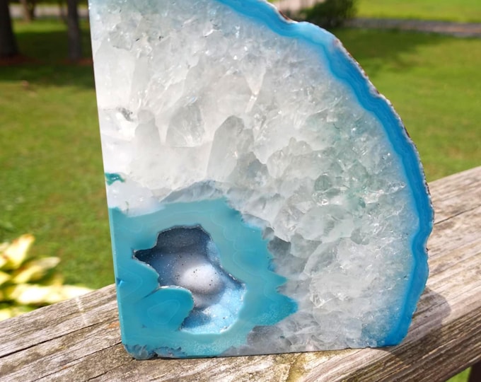 Thick corner cut blue/teal and crystal Agate geode