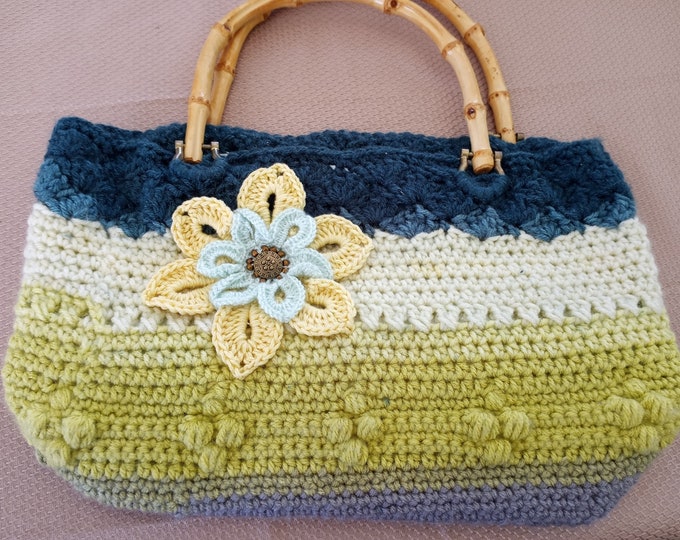 Crocheted and lined handbag