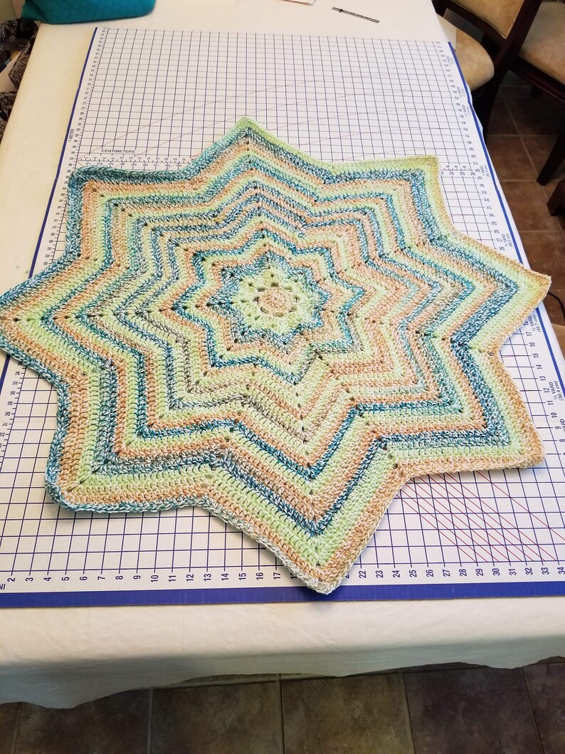 Hand crochet star baby blanket laprobe