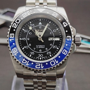 Vintage Seiko 5 Sports Automatic DD Men's Wrist Watch: Rotating Bezel, Railway Time