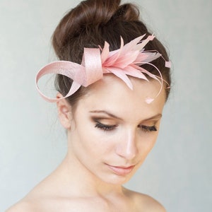Powder rose fascinator with feathers, wedding feather headpiece in pale pink