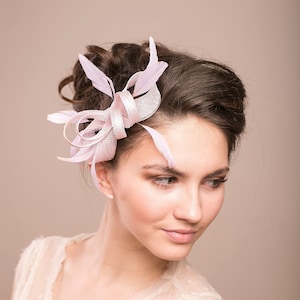 Wedding fascinator with feather accent, pastel feather headpiece, bridesmaid fascinator with feathers, Gift for elegant mum