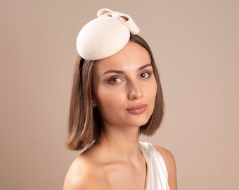 Bridal Bow Hat, Millinery Button Hat with a Bow, ivory Fur Felt Bridal Hat, Winter Wedding Pillbox Hat, Ivory Ladies Hat, Formal Hat Cream