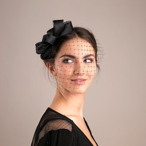 Wedding guest bow headpiece with birdcage modern veil and minimalist fascinator wedding invitee hair accessory in custom colours