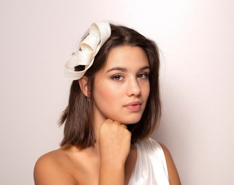 Bridal bow fascinator, modern millinery headpiece, minimalist bow hairpiece, women fascinator, wedding guest fascinator