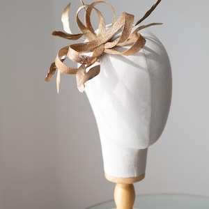 Navy fascinator with feathers, wedding guests headpiece, bridesmaids hair accessory, mother-of-bride elegant headpiece gift