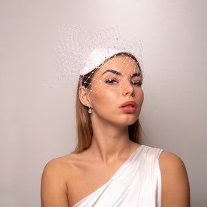 1950&#39;s style Velvet Headpiece with Birdcage, Princess Grace inspired Velvet Hat, 1950s Half Hat Style Bridal Hat, Birdcage Veiled Hat