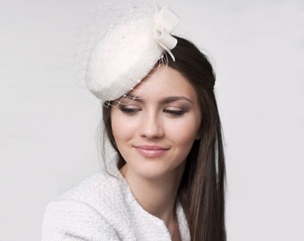 Bridal Pillbox with Bow and Veil, Fur Felt Wedding Hat with Birdcage, Ladies Pillbox, Bridal Charming Veiled Hat, Winter Wedding Hat