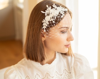 Floral lace birdcage in small size, Short birdcage veil with lace, Wedding veil with floral lace headpiece