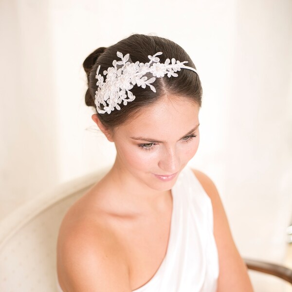 Bandeau en dentelle nuptiale avec perles, casque en dentelle perlée ivoire pour mariée, bandeau en dentelle florale de mariage en ivoire