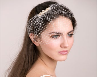 Pearl birdcage veil, beaded bridal petite veil, short wedding birdcage with Swarovski pearls