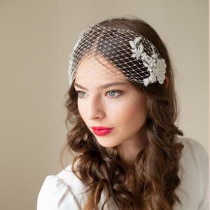 Spitzen-Haarband Mit Blumen-Muster – In 3 Farben, One Size, Aus Elasthan & Metall-Legierung