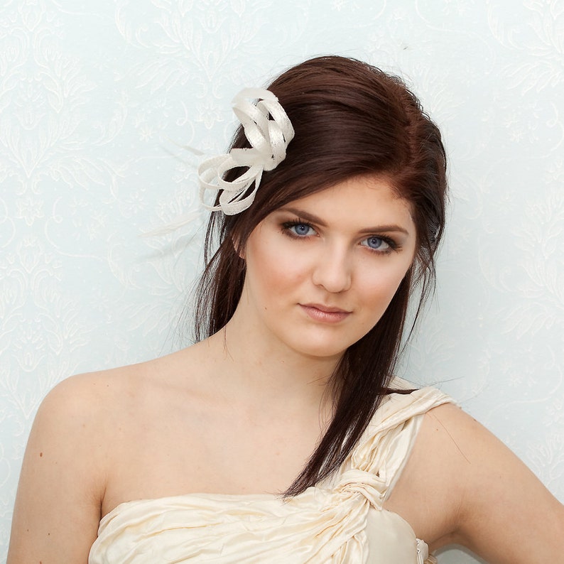 Bridal fascinator with birdcage veil and feathers, wedding millinery headpiece image 3