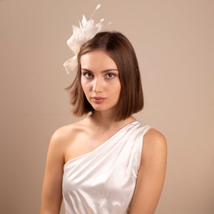 Bridal feather fascinator, Wedding feather headpiece, bridal feather hairpiece, fascinator for bride image 2