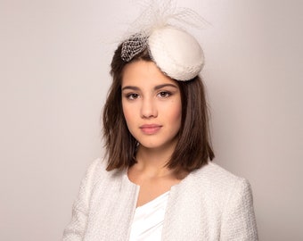 Bridal Pillbox Hat with netting bow, City Hall Wedding Hat, Bridal Bow Hat, Modern Millinery Hat with veiling, Winter Wedding Fur Felt Hat