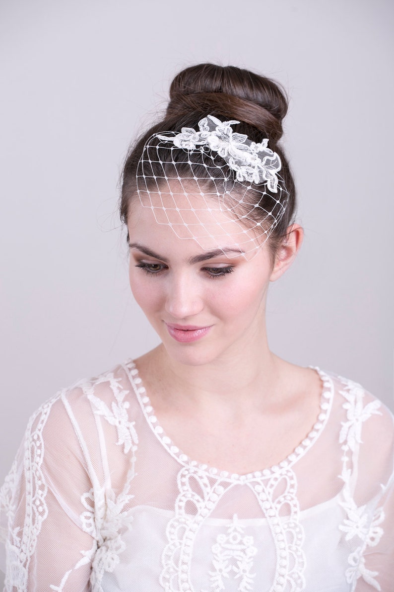 Petite lace birdcage veil, small veil with ivory silver lace, Wedding Veil image 2