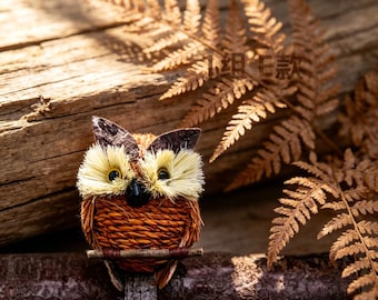 Rustic Handwoven Grass Owl Ornament, Miniature Nature-Inspired Owl Sculpture, Woodland Home Décor, Artisan Eco-Friendly Gift