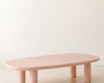 Tavolino da caffè moderno minimalista dai colori pastello