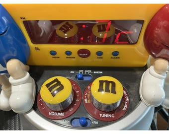 M&M's Character Alarm Clock Radio AM FM Mars Candy Desk Clock Collectors