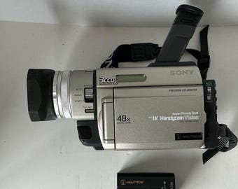 Sony Vintage Handycam Vision DCR-TRV900 3CCD MiniDV Camcorder Silver NTSC