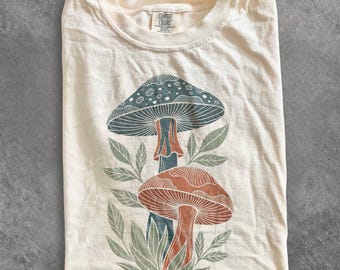 Y2K Abstract Mushroom Graphic Tee, Botanical Nature Art Shirt, Minimal Retro Cottagecore Style Top, Comfort Colors® Forest Gift Tee