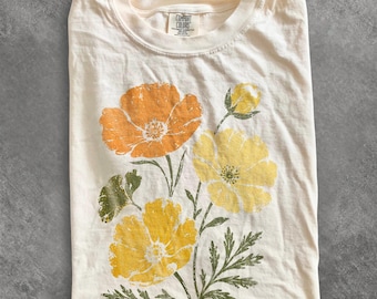 Vintage California Poppy Graphic Tee, Wildflower Botanical Nature Shirt, Rustic Cottagecore Retro Style Top, Comfort Colors® Floral Gift Tee