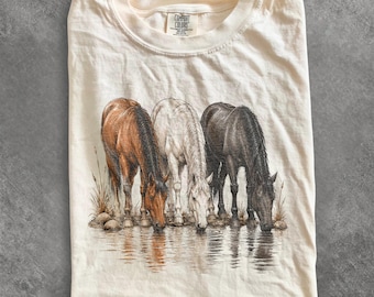Old School Wild Horses Graphic Tee, Western Ranch Nature-tröja, Rustik Cowboy-tröja, Comfort Colors® Hästgåva-tröja