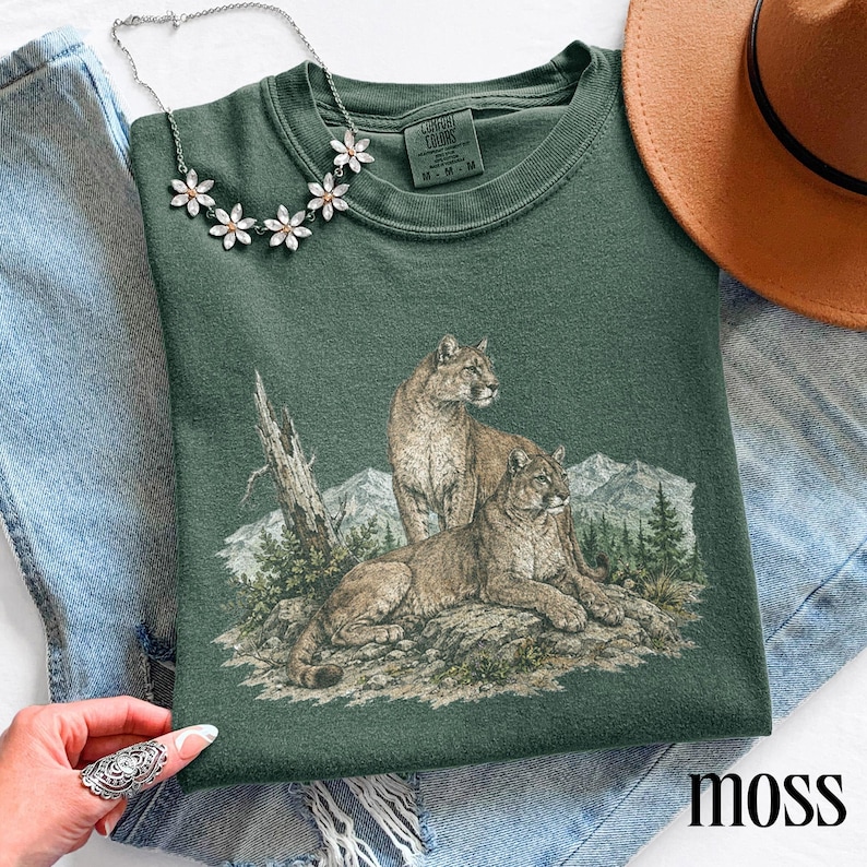 Klassisches T-Shirt mit Berglöwen-Motiv, Wildtier-Shirt mit Puma-Motiv, Vintage-Western-Abenteuer-Top, Comfort Colors® Tiergeschenk-T-Shirt Bild 2